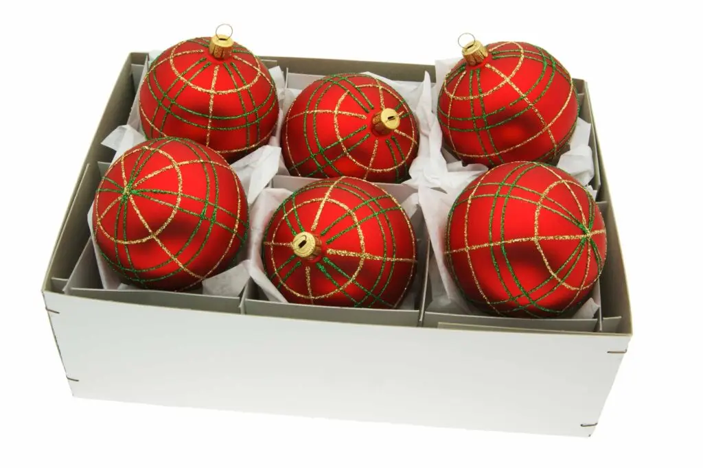 cómo guardar adornos de navidad
